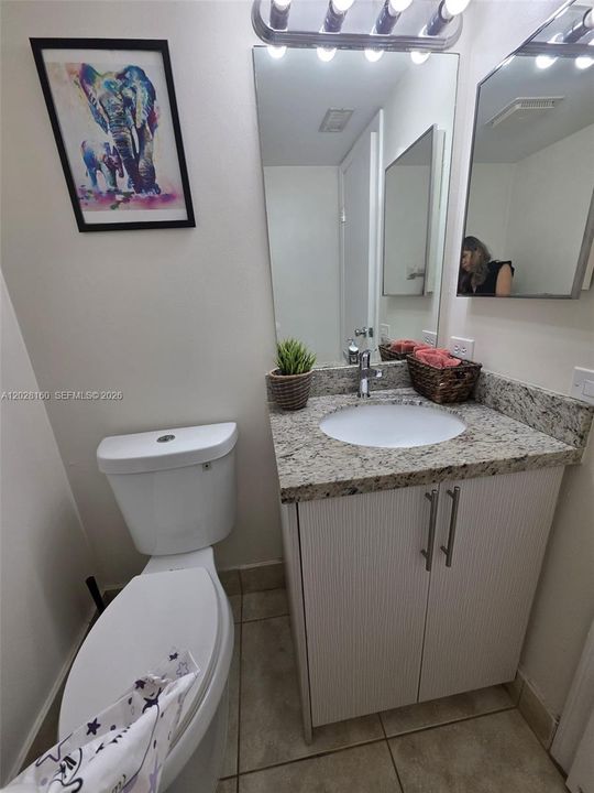 For Sale: $220,000 (1 beds, 1 baths, 815 Square Feet)