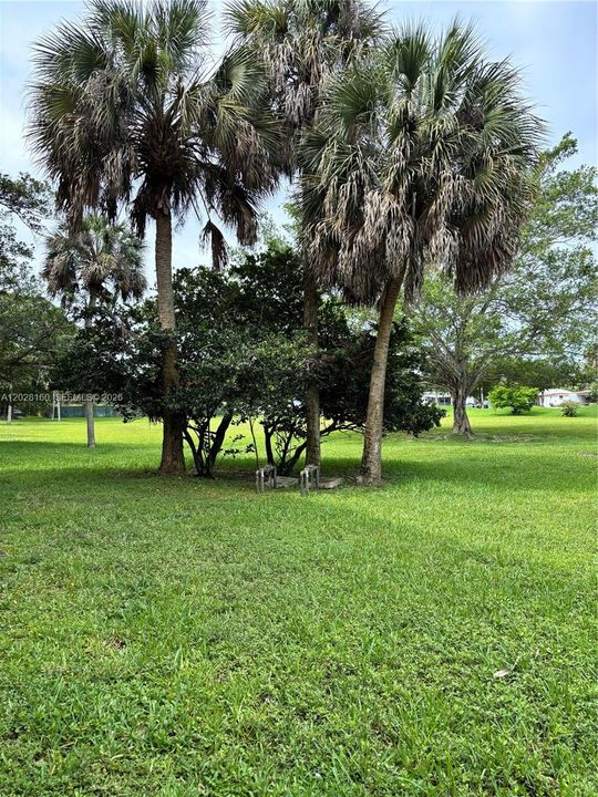 For Sale: $220,000 (1 beds, 1 baths, 815 Square Feet)