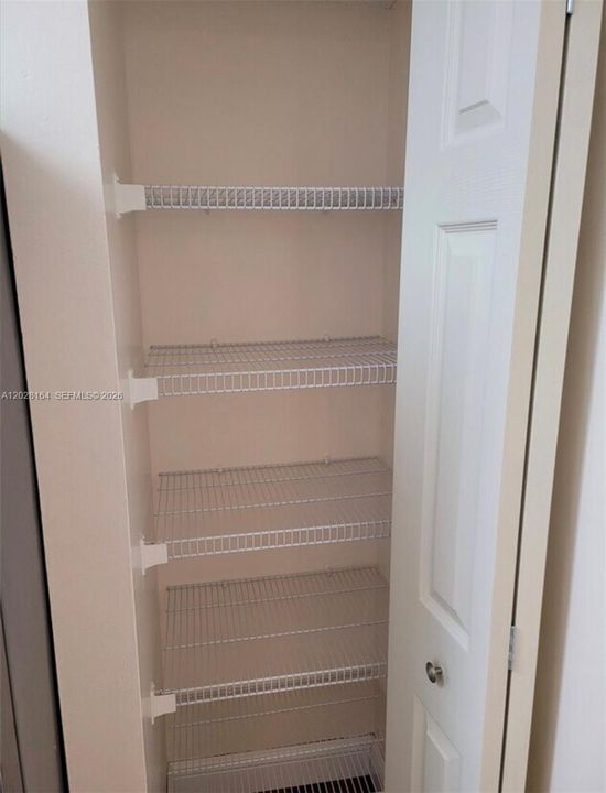 На продажу: $228,000 (1 спален, 1 ванн, 813 Квадратных фут)