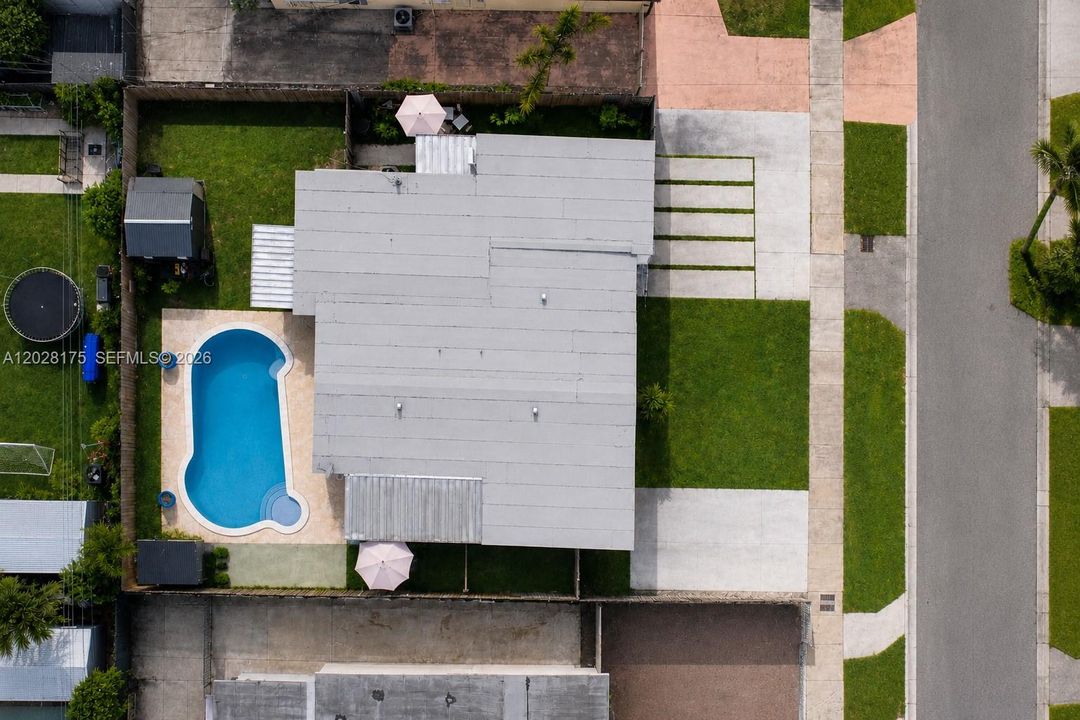 На продажу: $820,000 (4 спален, 4 ванн, 2115 Квадратных фут)