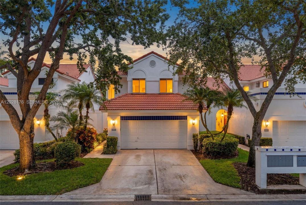 For Sale: $799,000 (3 beds, 2 baths, 1945 Square Feet)