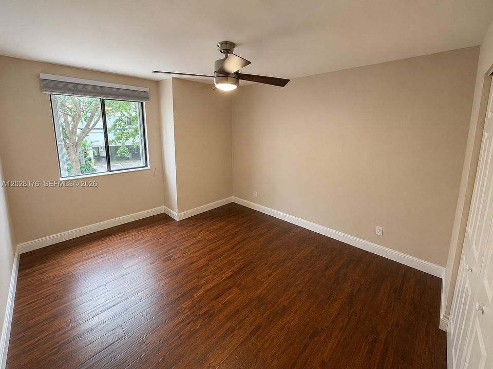 For Sale: $799,000 (3 beds, 2 baths, 1945 Square Feet)