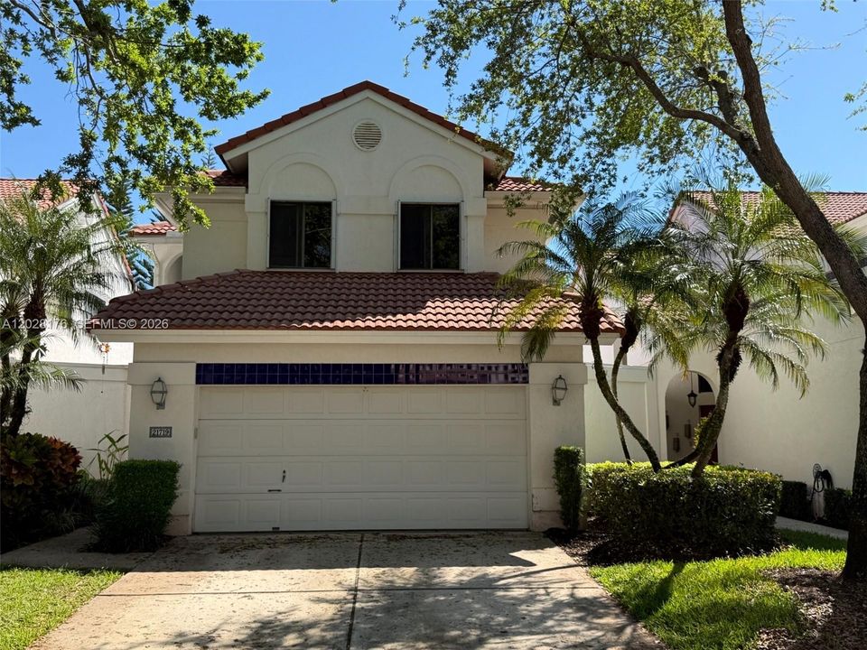 For Sale: $799,000 (3 beds, 2 baths, 1945 Square Feet)