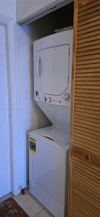 Activo con contrato: $2,100 (2 camas, 2 baños, 806 Pies cuadrados)