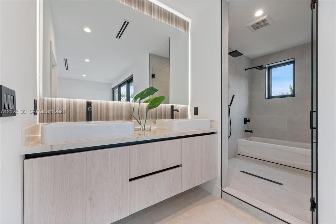 Недавно арендовано: $9,500 (4 спален, 5 ванн, 2623 Квадратных фут)