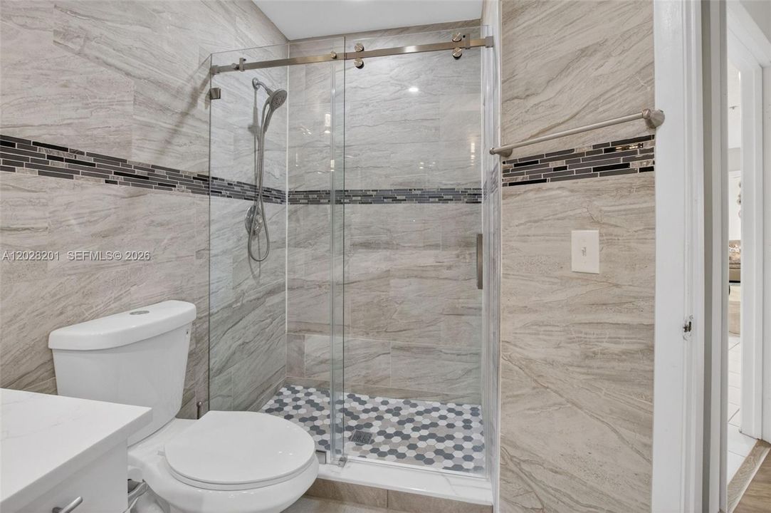 En Venta: $209,900 (3 camas, 2 baños, 1374 Pies cuadrados)