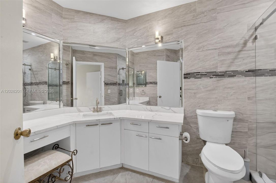 En Venta: $209,900 (3 camas, 2 baños, 1374 Pies cuadrados)