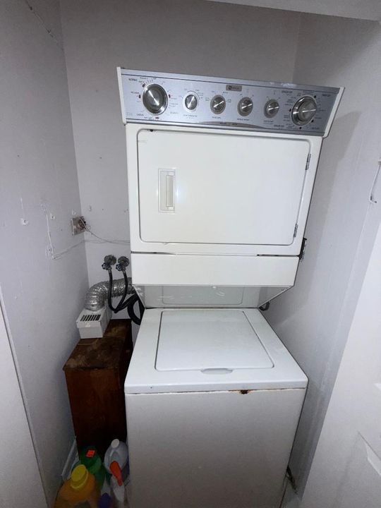 Rolling Hills Laundry Room