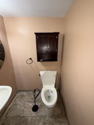 Rollinghills Halfbath 1