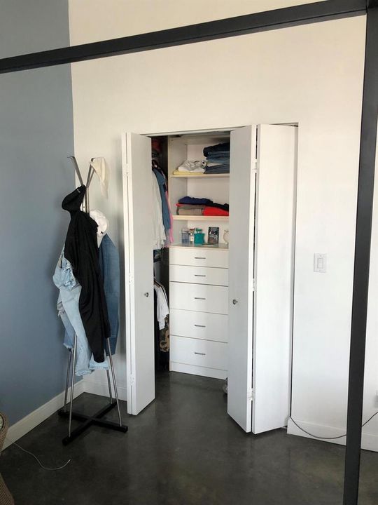 CLOSET