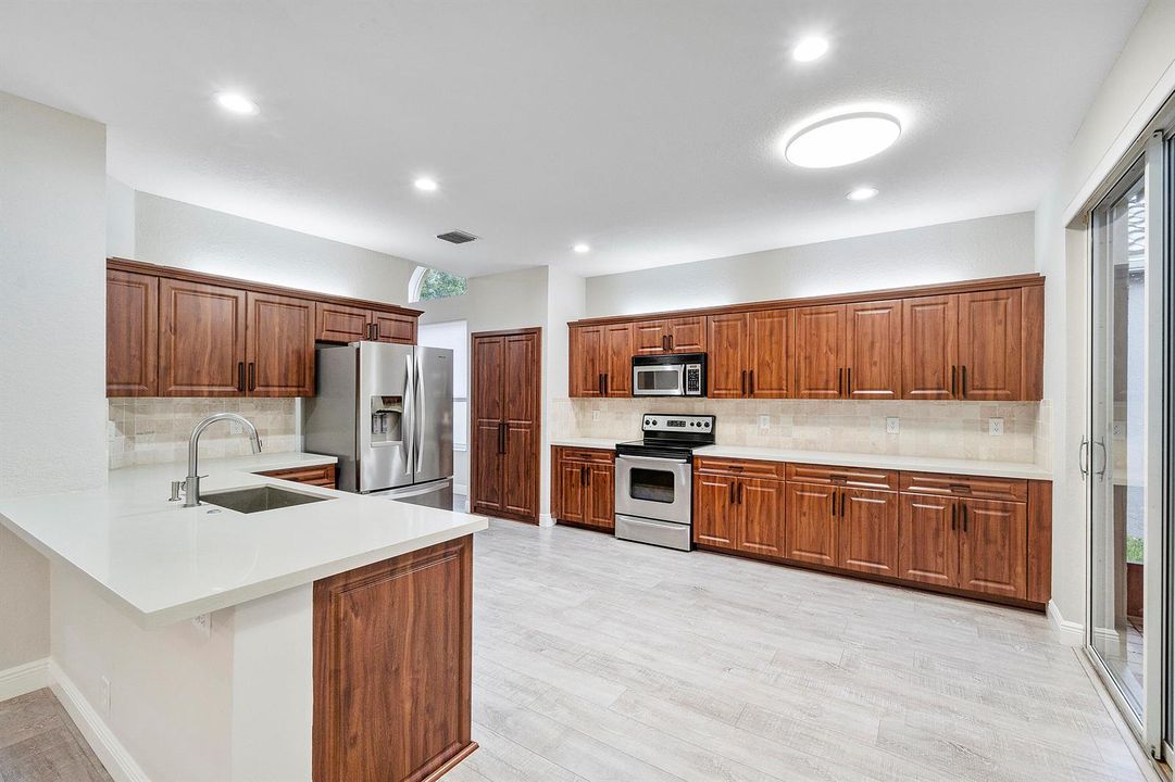 6364 NW 78th Dr_15