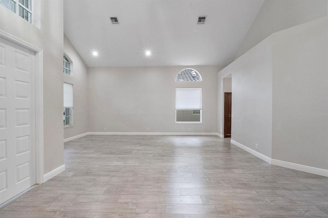6364 NW 78th Dr_24