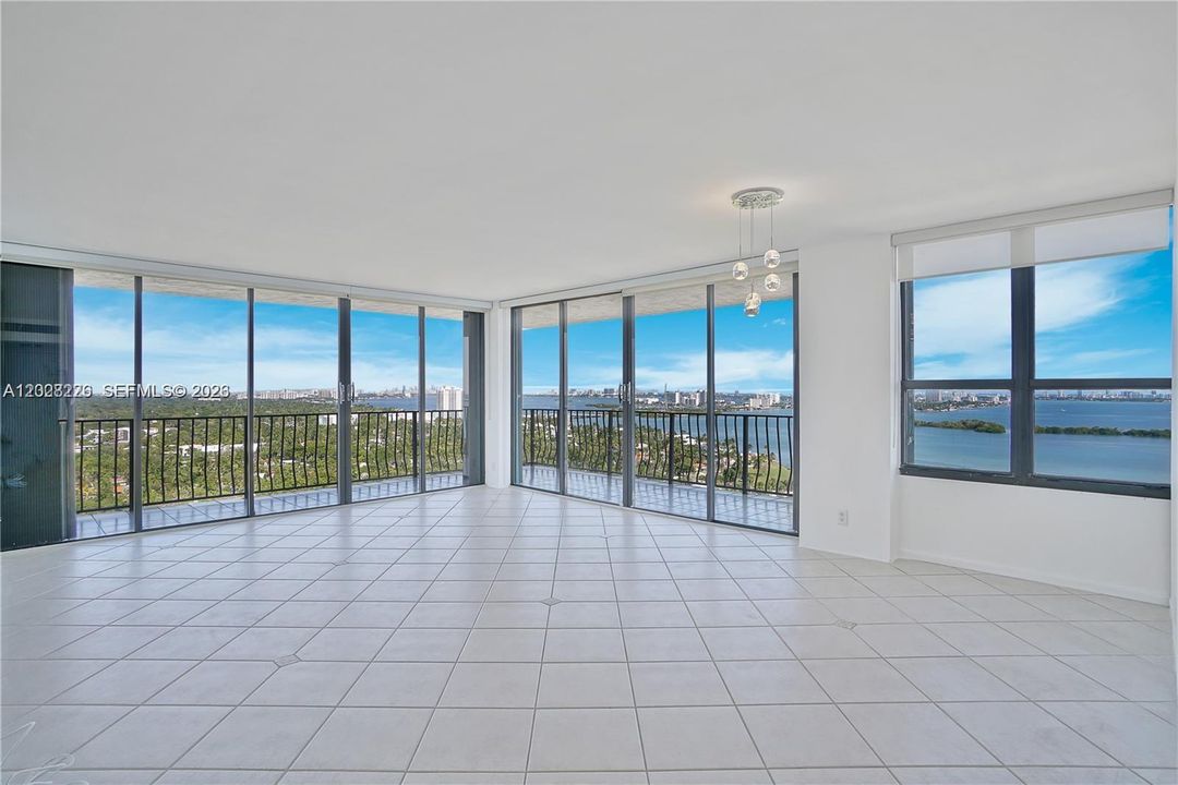 En Venta: $550,000 (2 camas, 2 baños, 1336 Pies cuadrados)