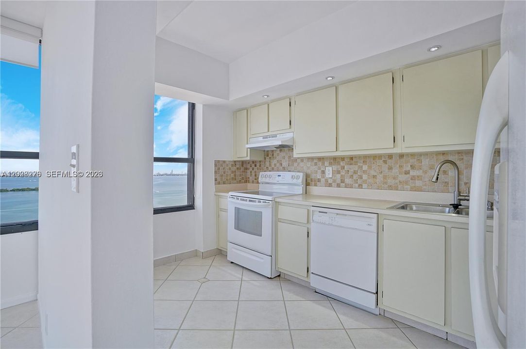 En Venta: $550,000 (2 camas, 2 baños, 1336 Pies cuadrados)