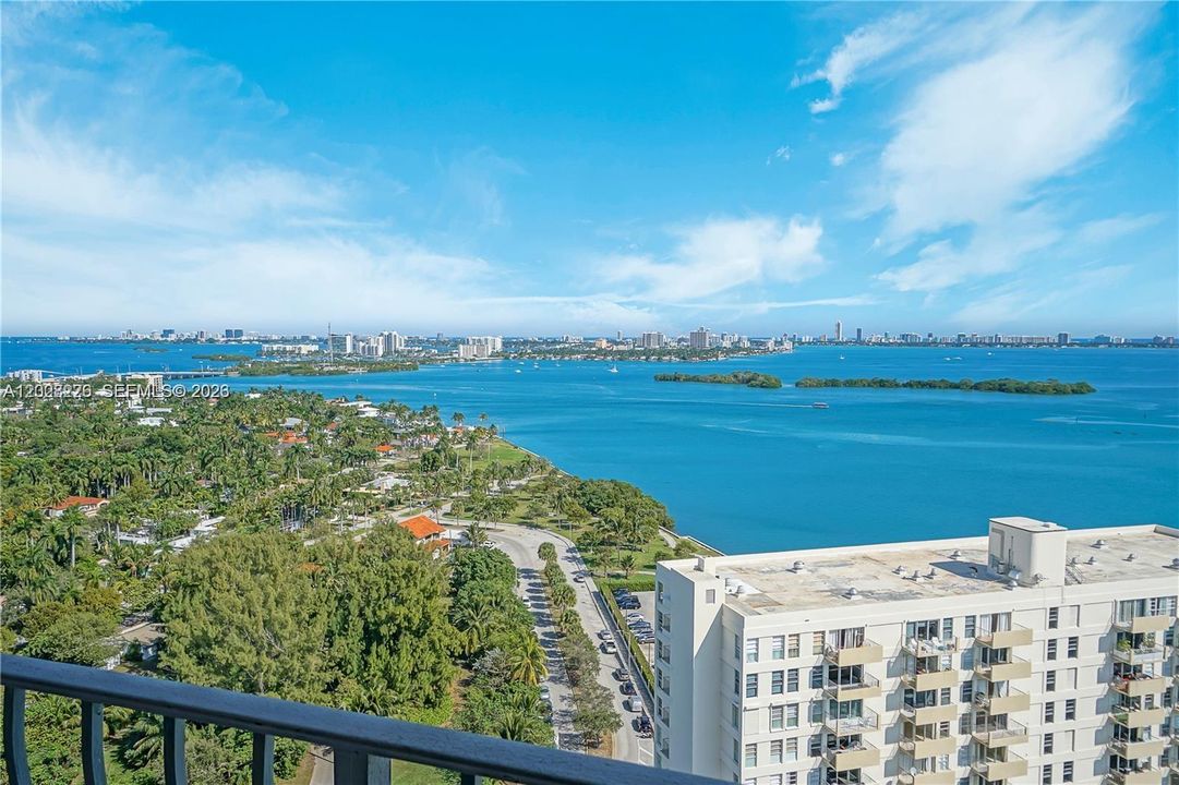En Venta: $550,000 (2 camas, 2 baños, 1336 Pies cuadrados)