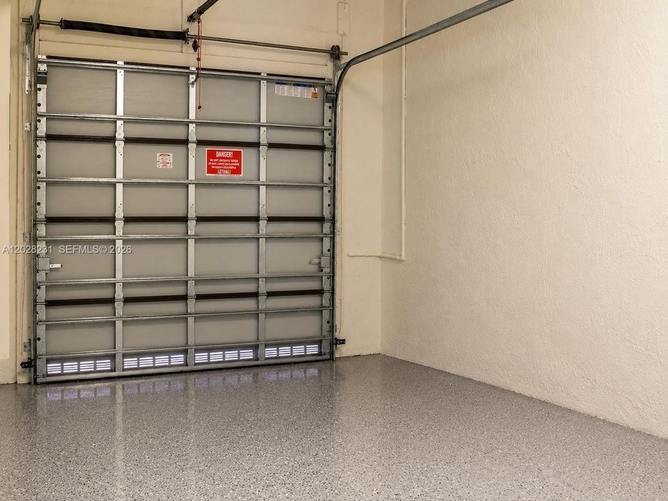 Activo con contrato: $3,650 (3 camas, 2 baños, 1743 Pies cuadrados)
