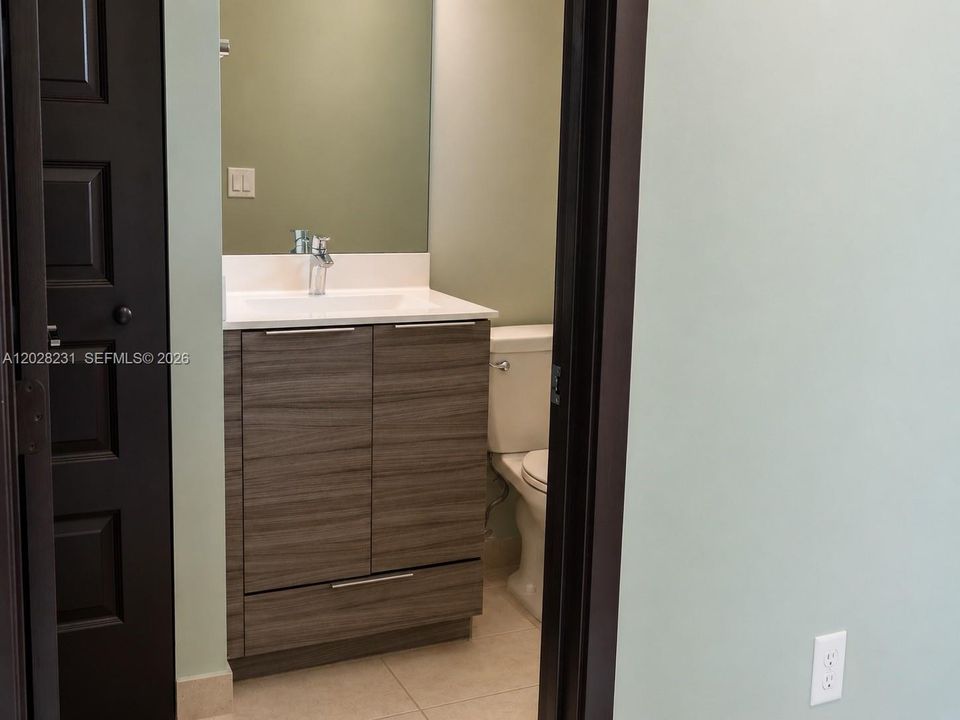 Activo con contrato: $3,650 (3 camas, 2 baños, 1743 Pies cuadrados)