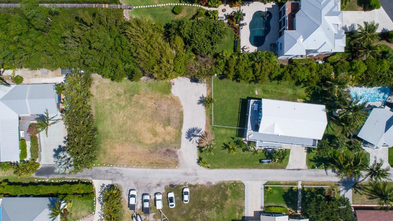 5157 NE Shore Village Terrace-print-025-