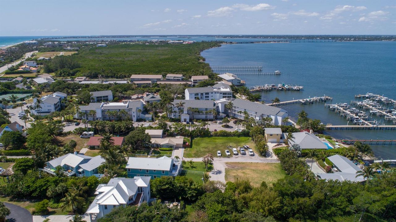5157 NE Shore Village Terrace-print-014-