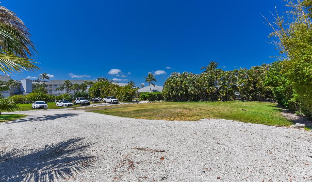 5157 NE Shore Village Terrace-print-033-