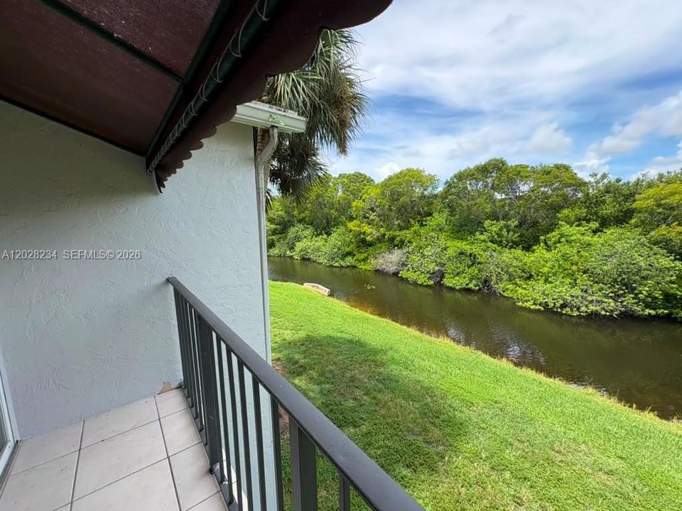 For Rent: $1,350 (1 beds, 1 baths, 576 Square Feet)
