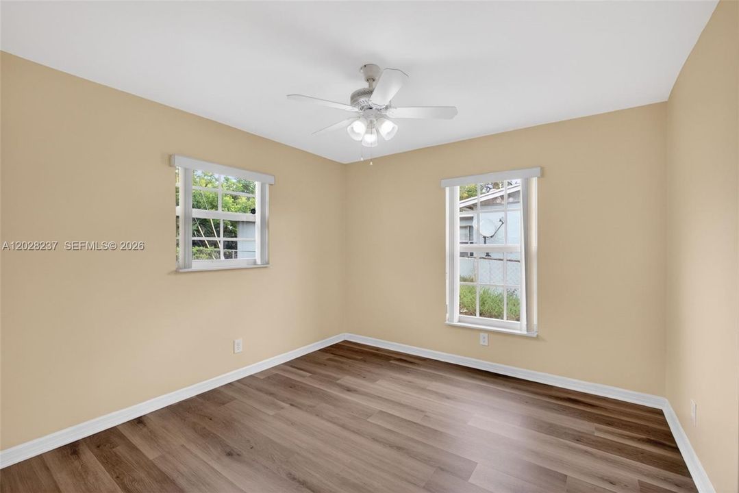 Activo con contrato: $356,500 (3 camas, 2 baños, 918 Pies cuadrados)