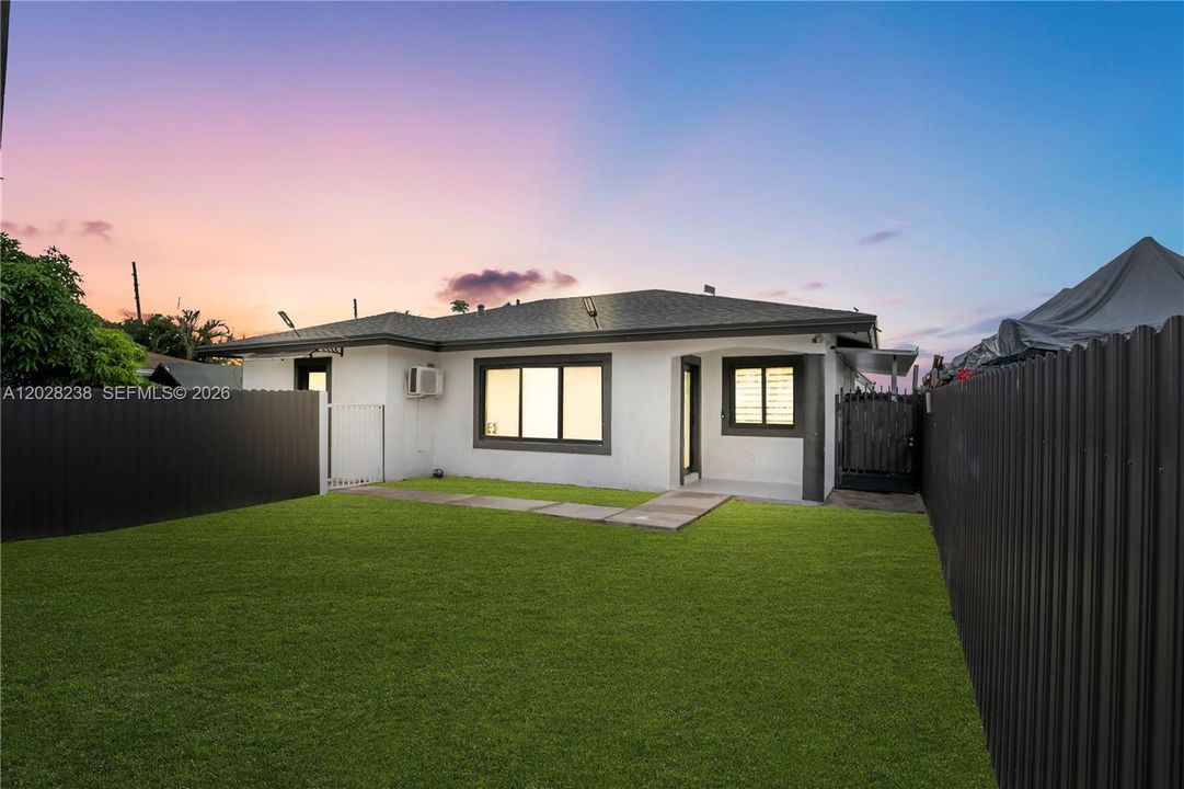 Vendido Recientemente: $589,900 (4 camas, 3 baños, 1250 Pies cuadrados)