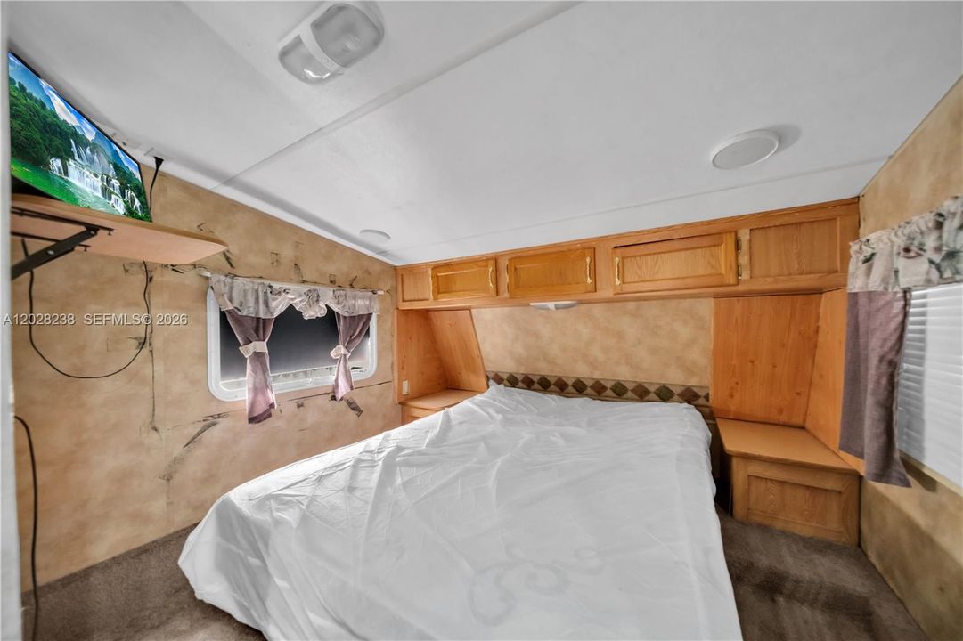 Vendido Recientemente: $589,900 (4 camas, 3 baños, 1250 Pies cuadrados)