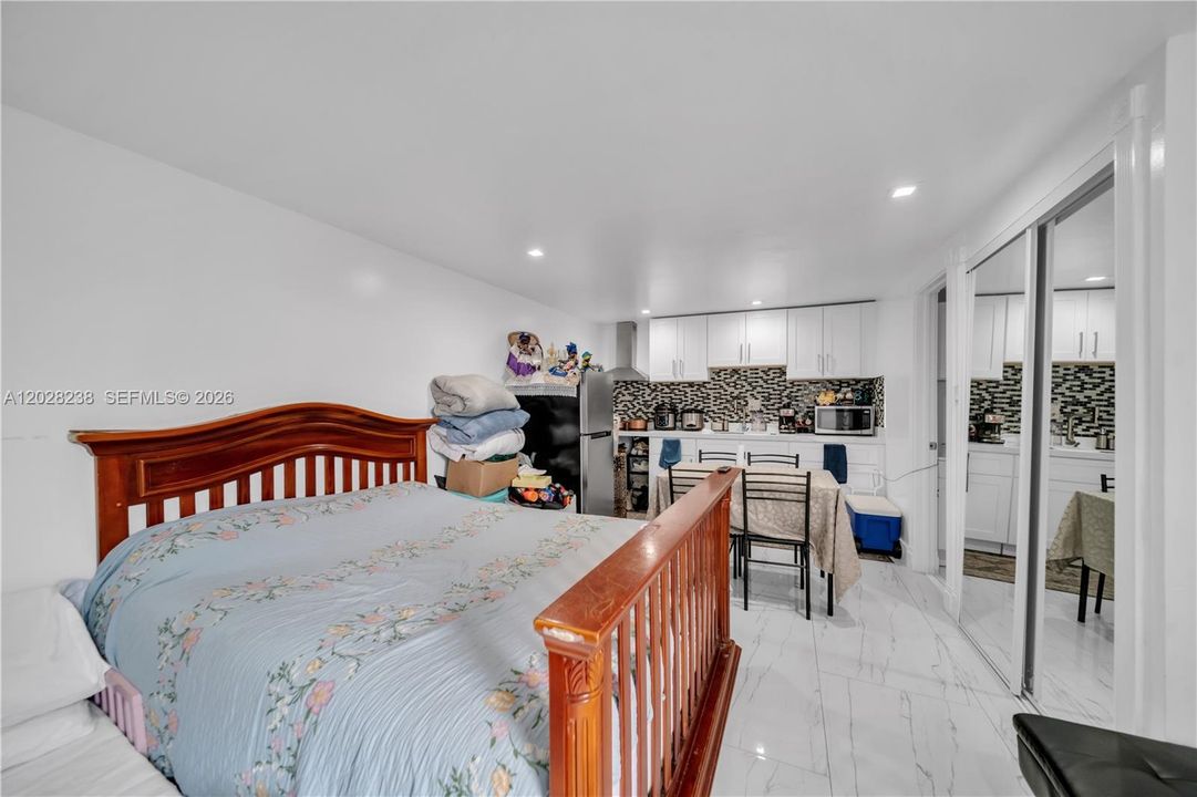 Vendido Recientemente: $589,900 (4 camas, 3 baños, 1250 Pies cuadrados)