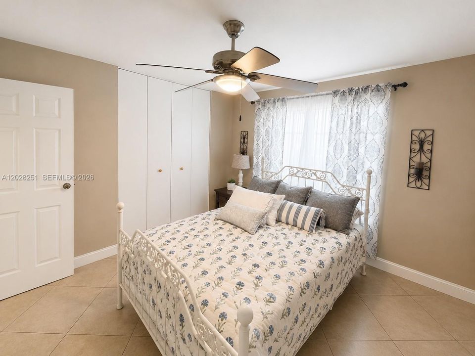 For Sale: $560,000 (3 beds, 2 baths, 1599 Square Feet)