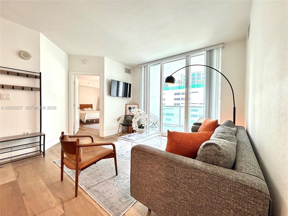 For Rent: $3,500 (2 beds, 2 baths, 1065 Square Feet)