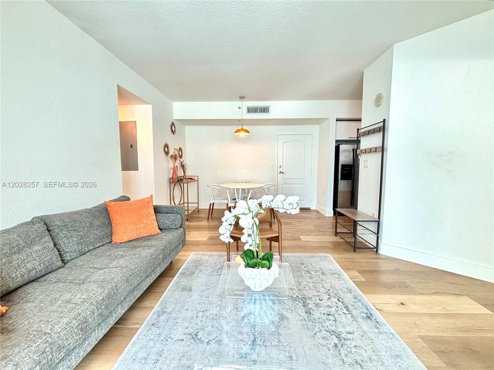 For Rent: $3,500 (2 beds, 2 baths, 1065 Square Feet)