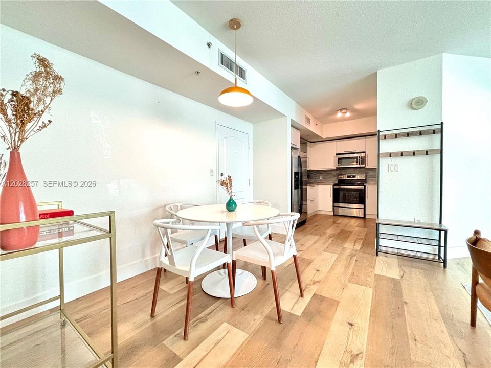 For Rent: $3,500 (2 beds, 2 baths, 1065 Square Feet)