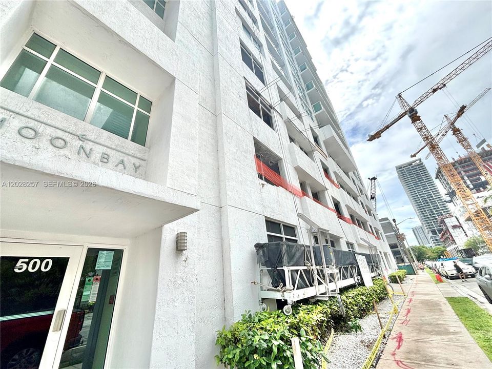 For Rent: $3,500 (2 beds, 2 baths, 1065 Square Feet)