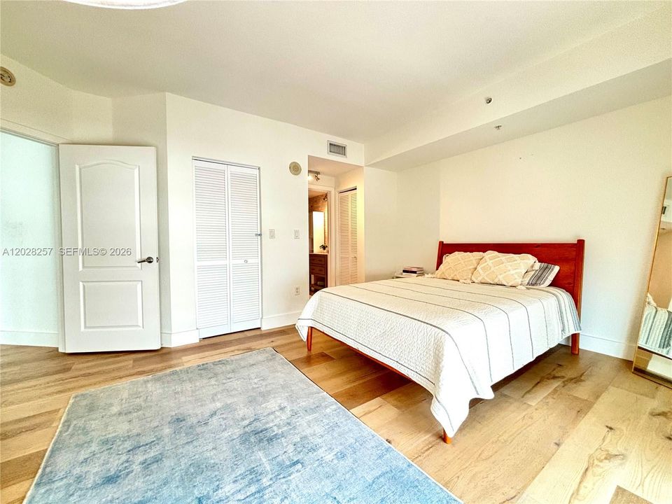 For Rent: $3,500 (2 beds, 2 baths, 1065 Square Feet)