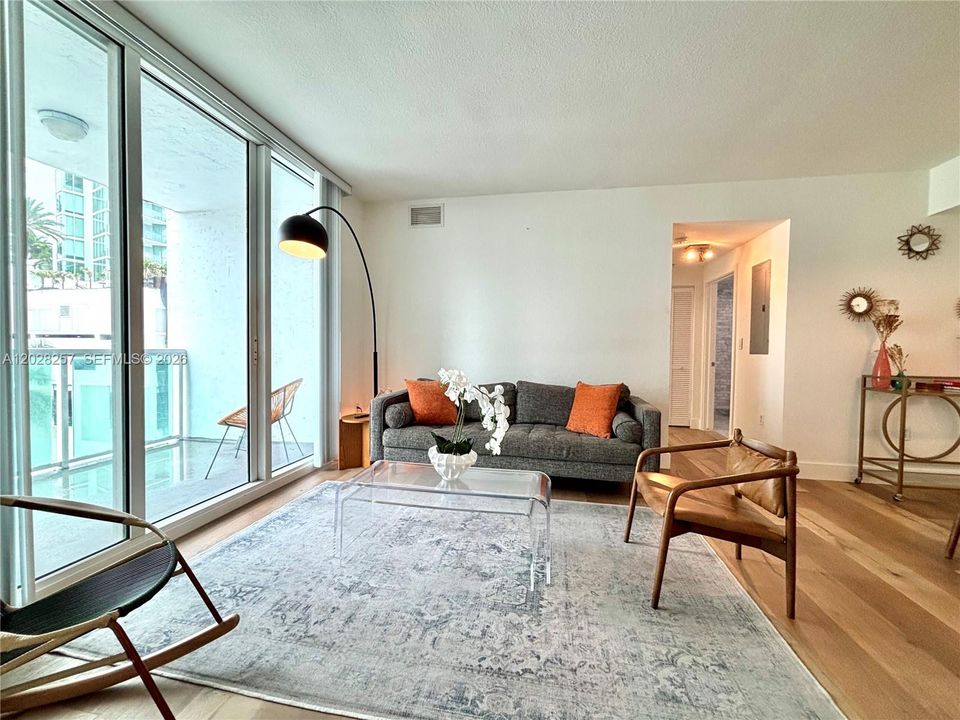 For Rent: $3,500 (2 beds, 2 baths, 1065 Square Feet)