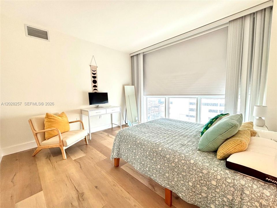 For Rent: $3,500 (2 beds, 2 baths, 1065 Square Feet)