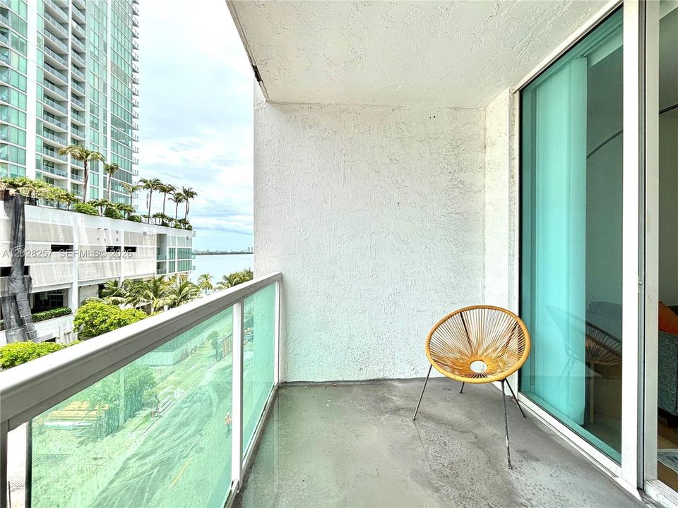 For Rent: $3,500 (2 beds, 2 baths, 1065 Square Feet)