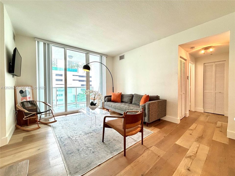 For Rent: $3,500 (2 beds, 2 baths, 1065 Square Feet)