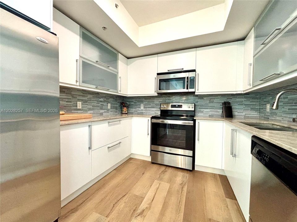 For Rent: $3,500 (2 beds, 2 baths, 1065 Square Feet)