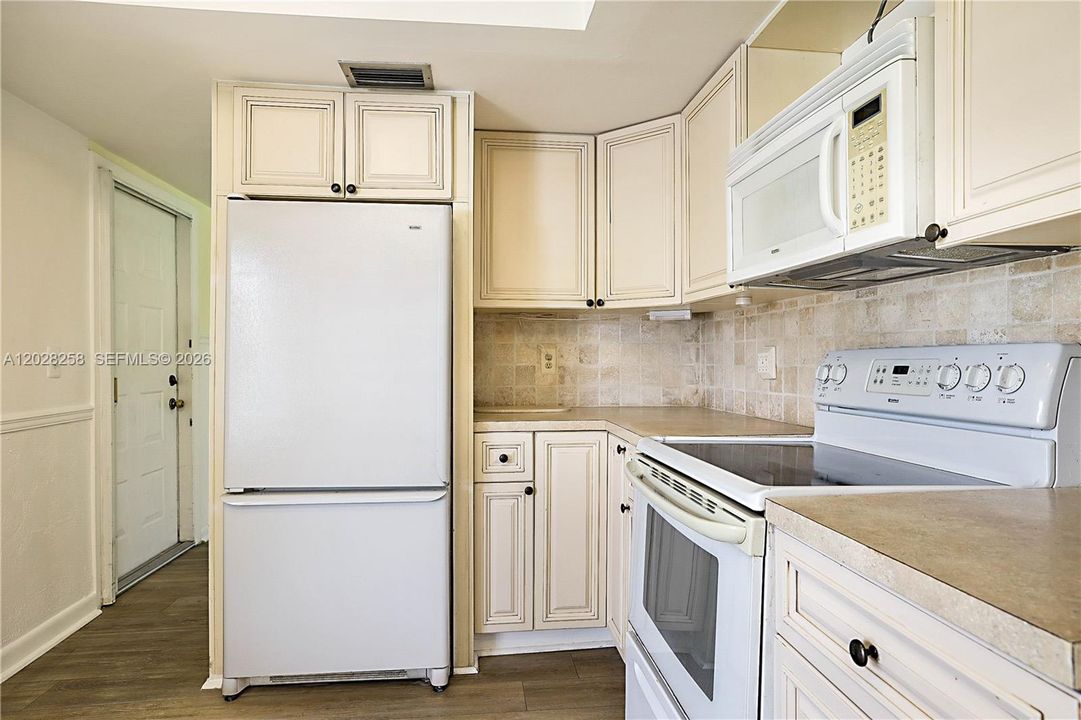 En Venta: $299,500 (2 camas, 2 baños, 1251 Pies cuadrados)
