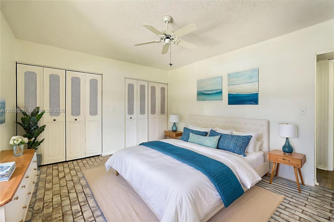 En Venta: $299,500 (2 camas, 2 baños, 1251 Pies cuadrados)