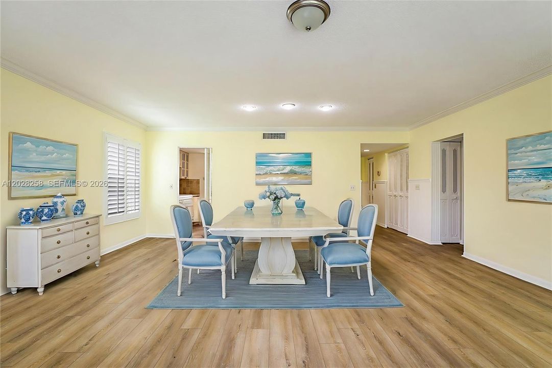 En Venta: $299,500 (2 camas, 2 baños, 1251 Pies cuadrados)