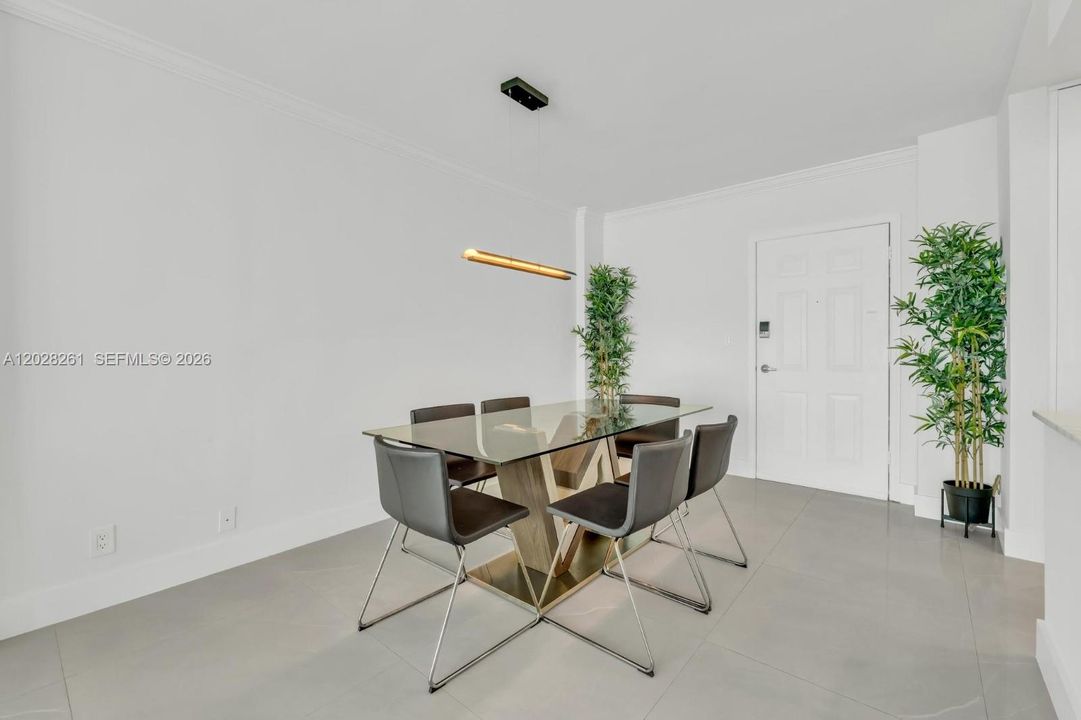 Activo con contrato: $869,000 (2 camas, 2 baños, 1198 Pies cuadrados)