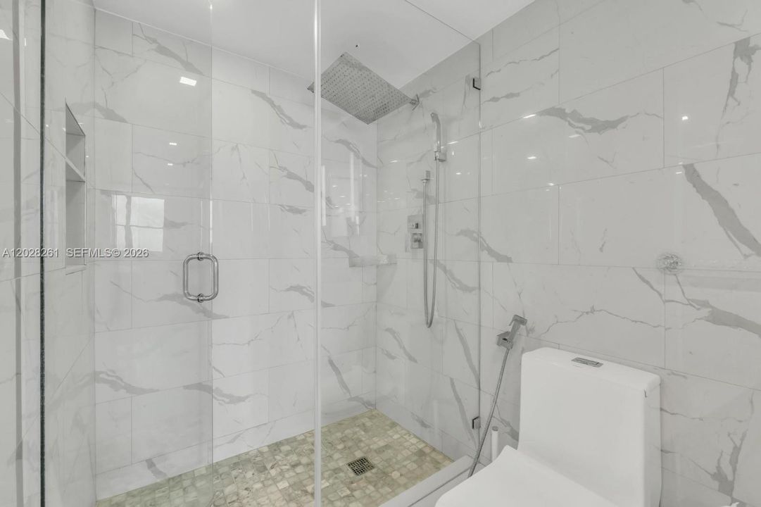 Activo con contrato: $869,000 (2 camas, 2 baños, 1198 Pies cuadrados)
