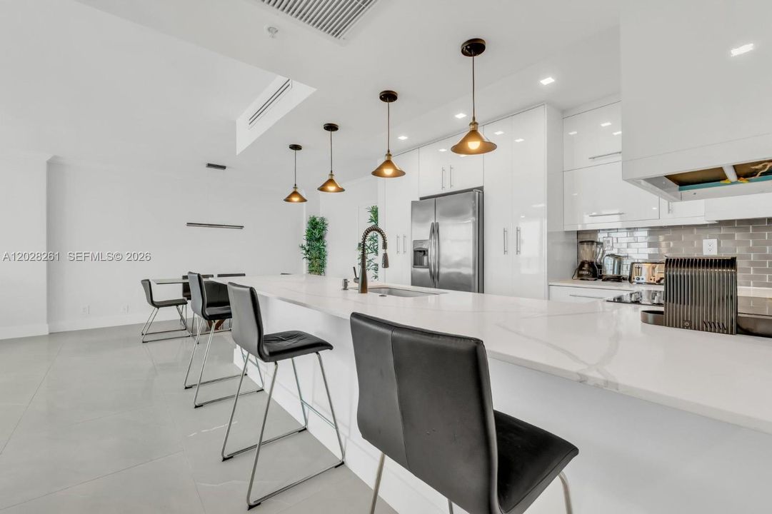 Activo con contrato: $869,000 (2 camas, 2 baños, 1198 Pies cuadrados)