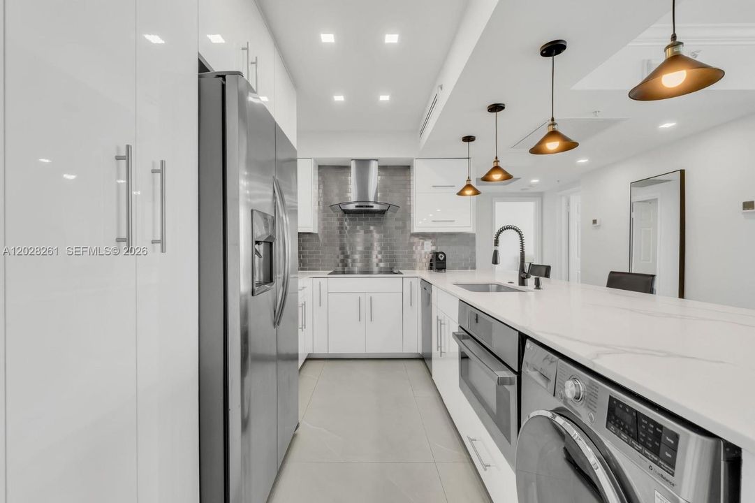 Activo con contrato: $869,000 (2 camas, 2 baños, 1198 Pies cuadrados)
