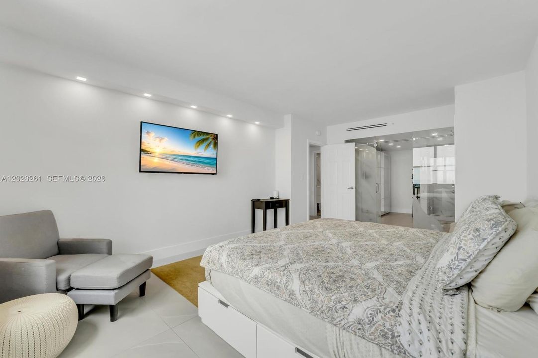 Activo con contrato: $869,000 (2 camas, 2 baños, 1198 Pies cuadrados)
