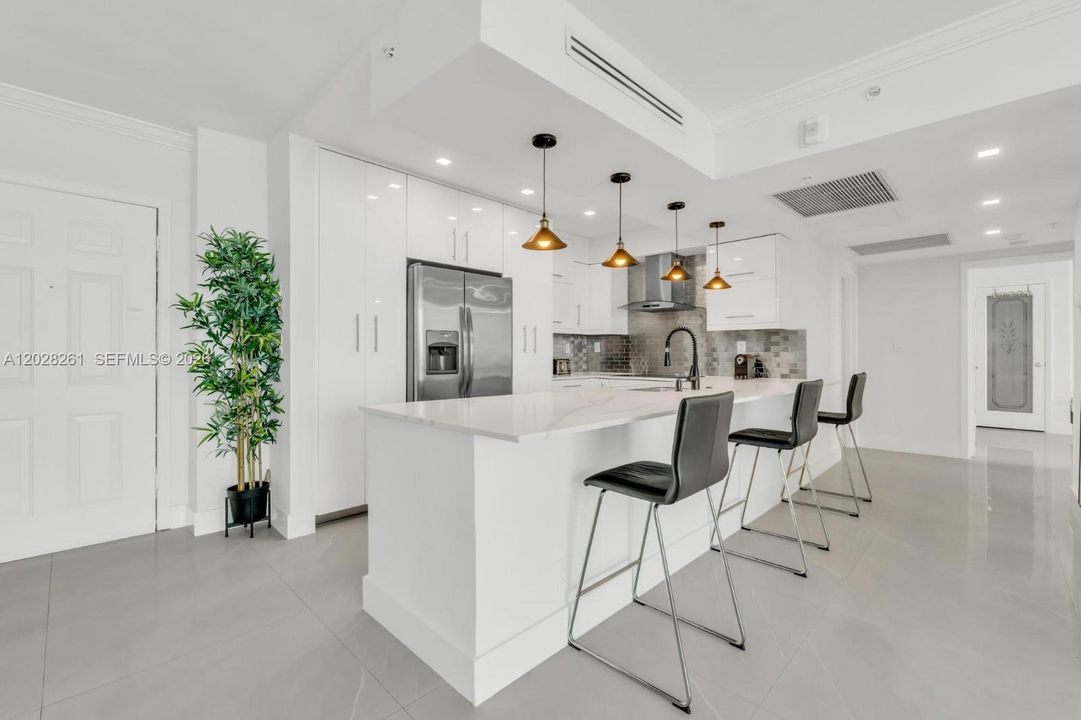 Activo con contrato: $869,000 (2 camas, 2 baños, 1198 Pies cuadrados)