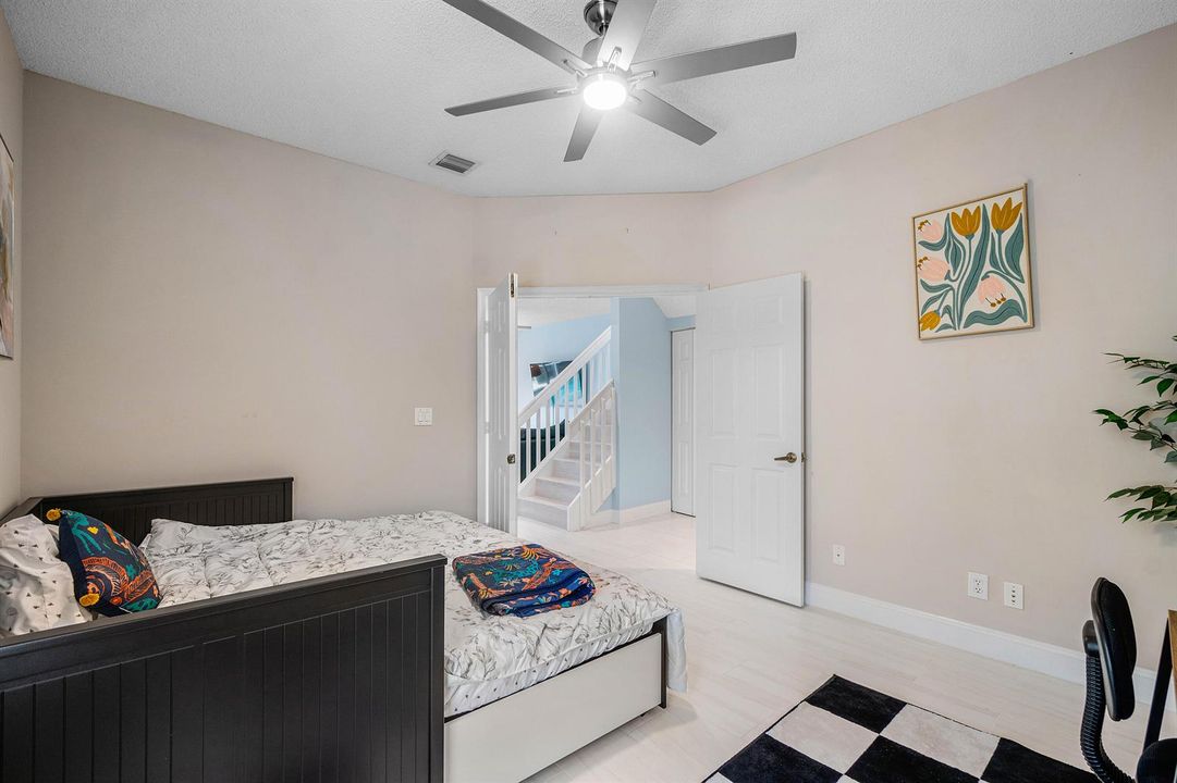Den/Bedroom
